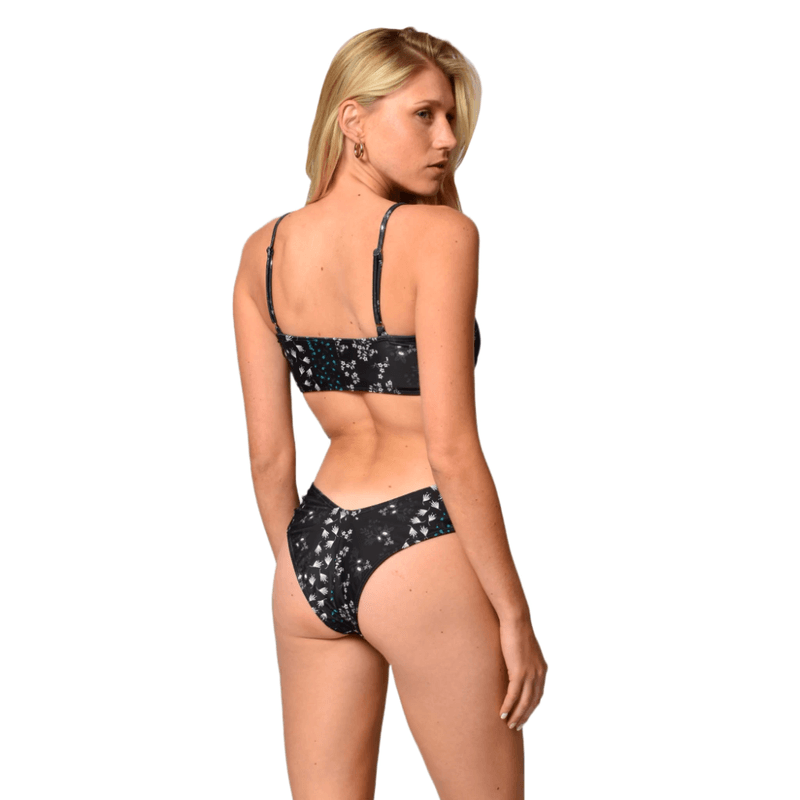 Bikini-Reef-Cooked-Mujer-Negra