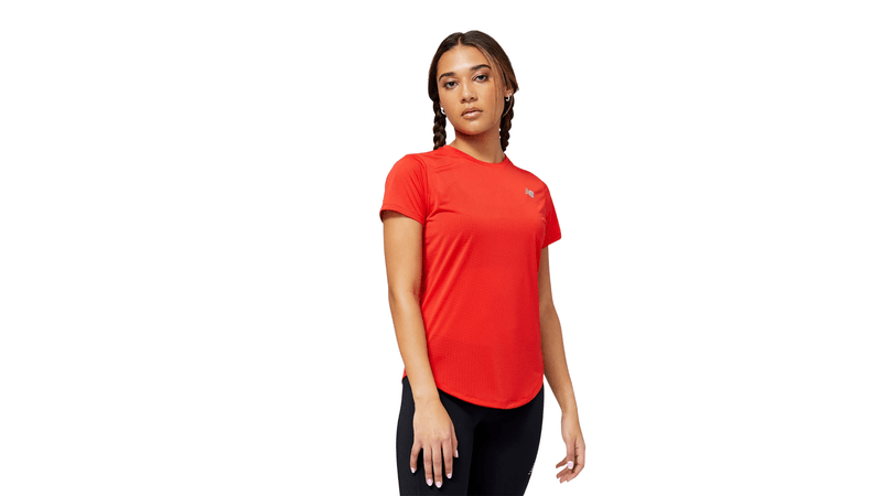 Remera New Balance Mujer Accelerate Manga Corta Roja en Sportotal