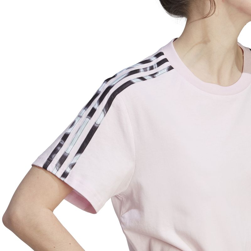 Remera-Adidas-Mujer-Vibrant-Prin-Manga-Corta-Rosa